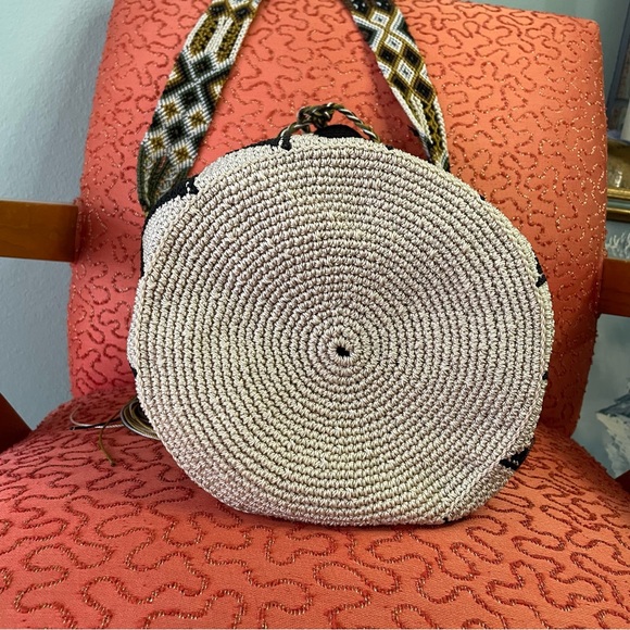 Wayuu | Mochila Woven Drawstring Chevron Earth Tones Crossbody Bag w Tassels - Picture 6 of 9